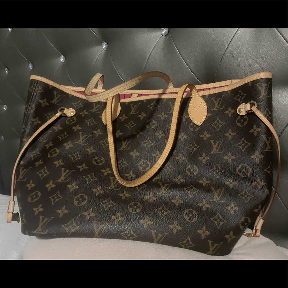 Louis Vuitton- Monogram Neo Never Full Fucsia MM